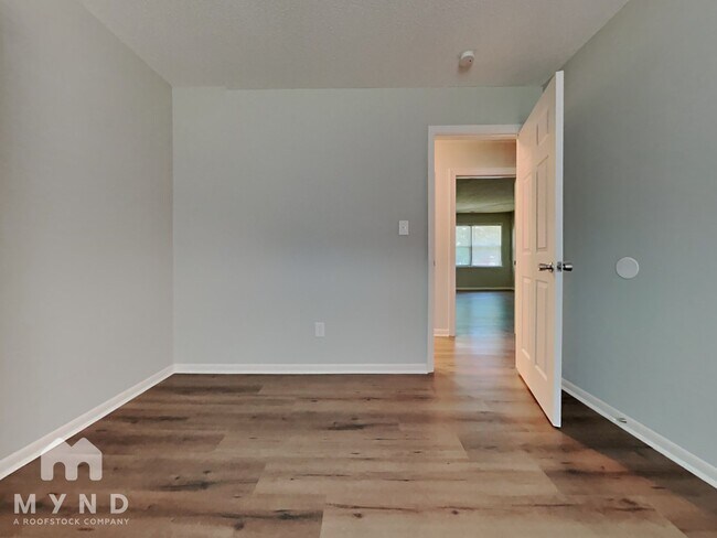 Building Photo - 416 York Rd