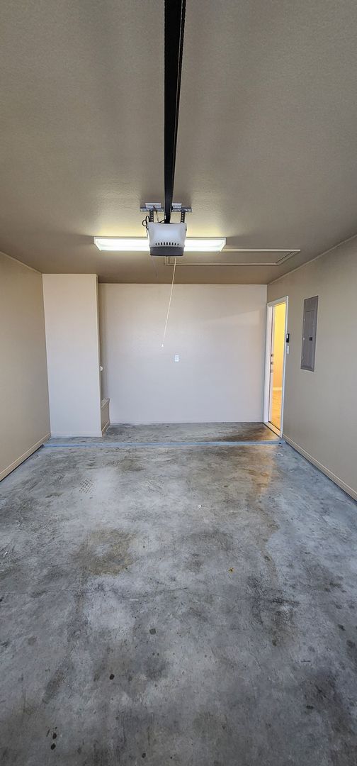 Building Photo - 3 Bed / 2 Bath Duplex - Bunny Trail Area - Text 201-231-7228