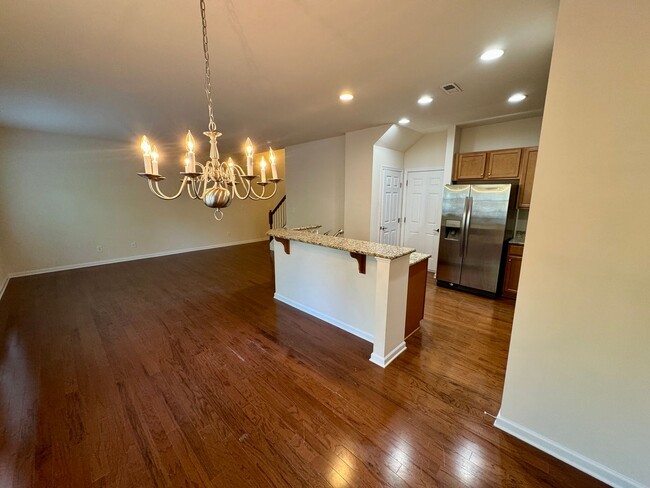 Building Photo - 3BR/2B Townhome in Great Ballantyne Location