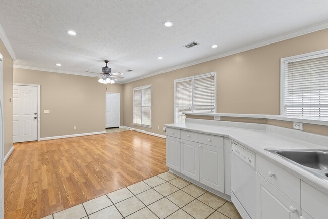 Building Photo - 1620 Over Cup Cir