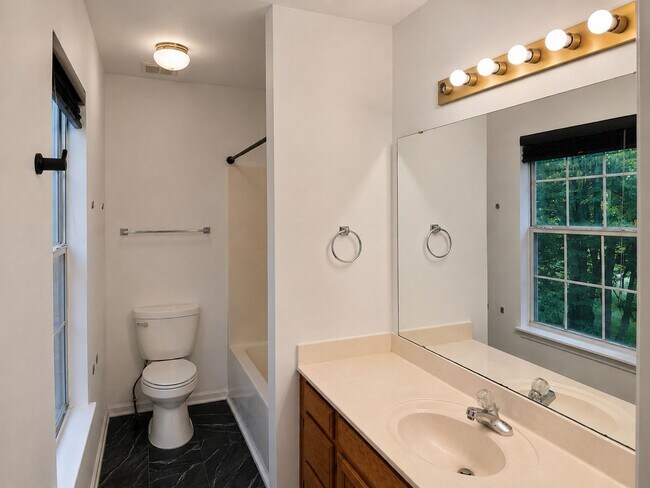 Building Photo - 5716 Bashford Crest Ln