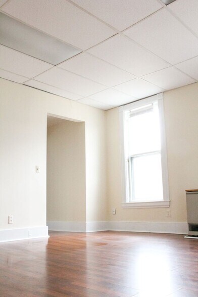 Building Photo - 42 N Prospect St