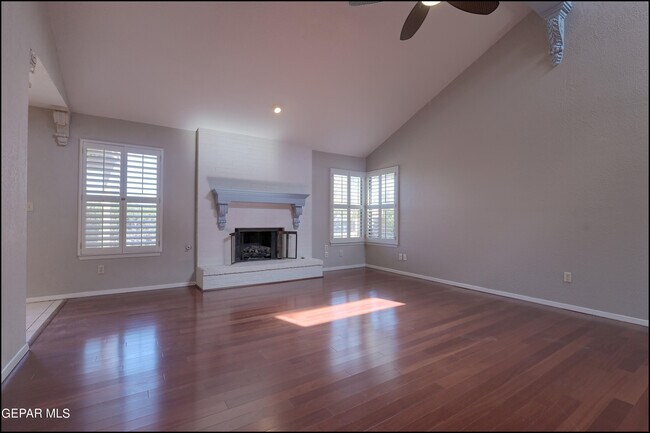 Building Photo - 601 Firedale Ln