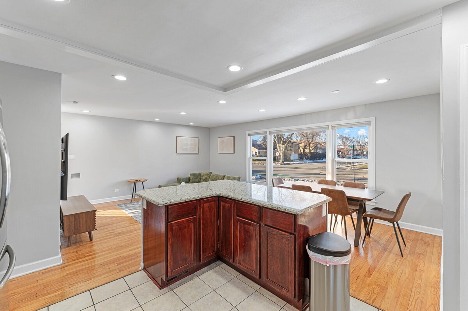 Building Photo - 3457 Main St