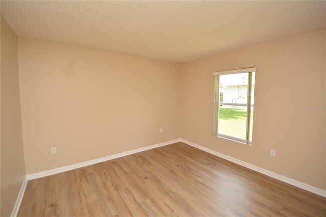 Building Photo - 12 Pine Brook Dr