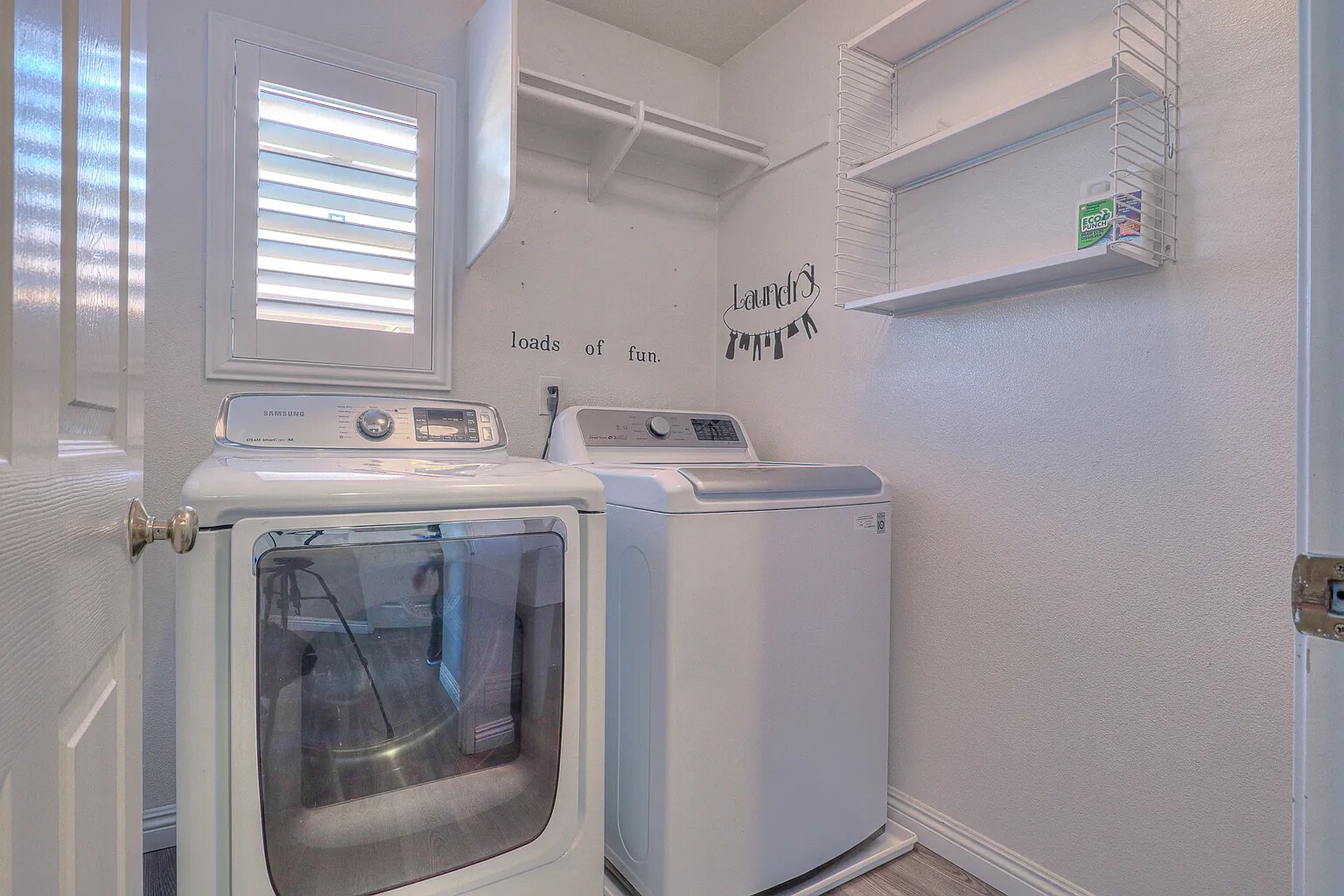 Building Photo - 725 Vista Santo Thomas