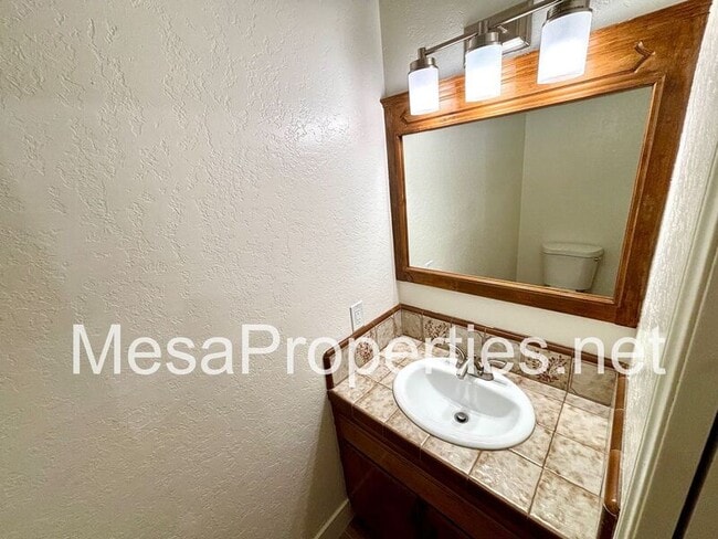 Building Photo - 18119 Pier Dr