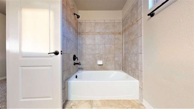 Building Photo - Stunning home 3 bedroom, 2.5 bathroom in West El Paso!