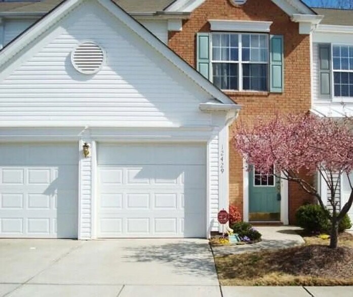 Primary Photo - Room in Townhome on Dunford St