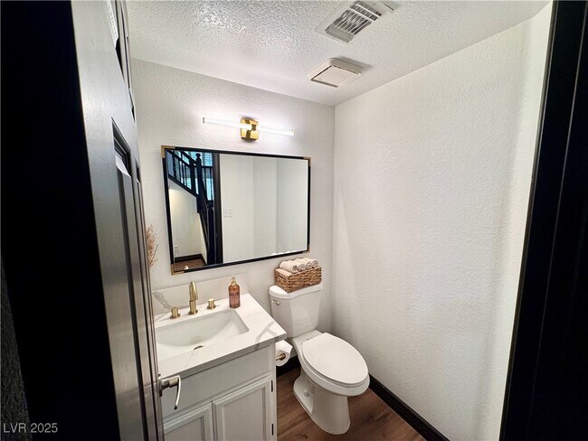 Building Photo - 2056 Pinion Springs Dr