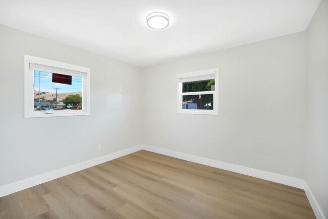 Building Photo - 31857 Valley Forge St