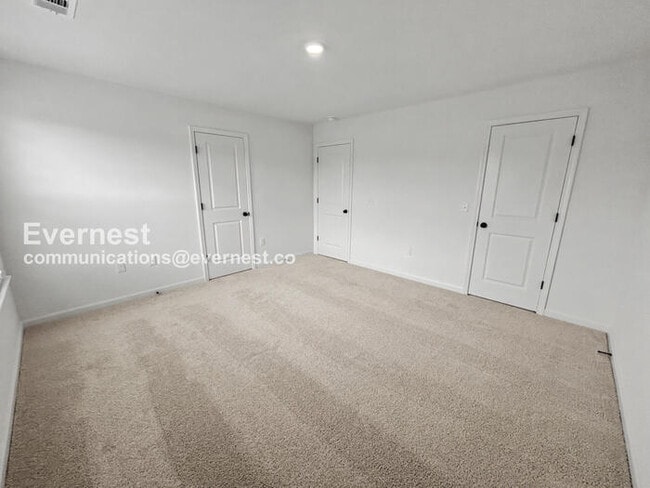 Building Photo - 456 Blair Rd