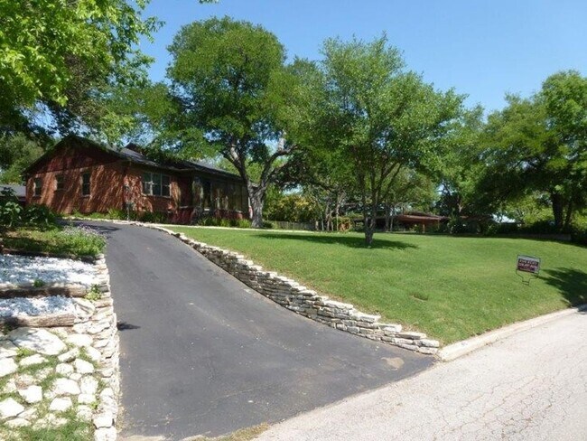 Building Photo - 149 Downing Dr