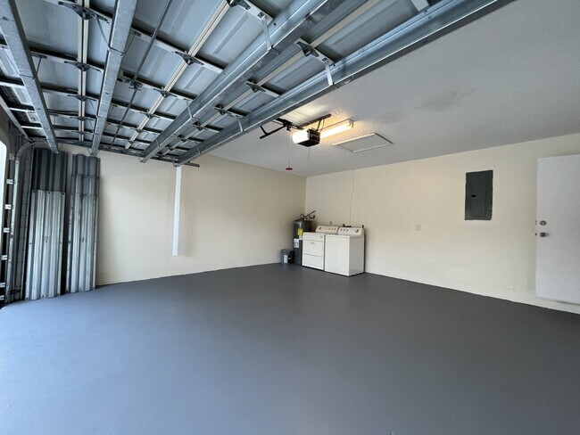 Building Photo - 210 Maddy Ln