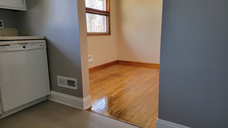 Building Photo - 404 Crestwood Ct