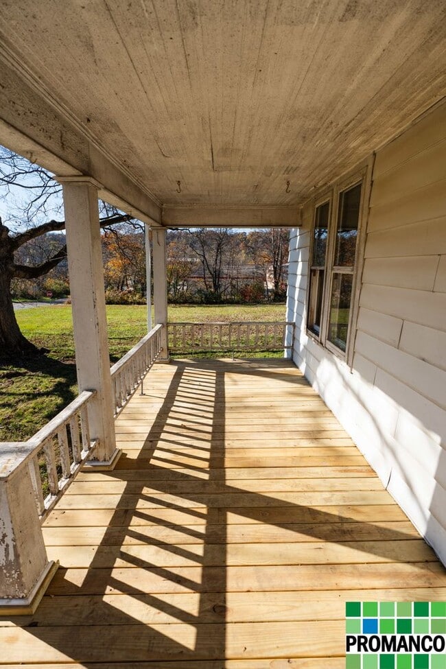 Building Photo - Southern Style Charming 3-Bedroom Farmhouse