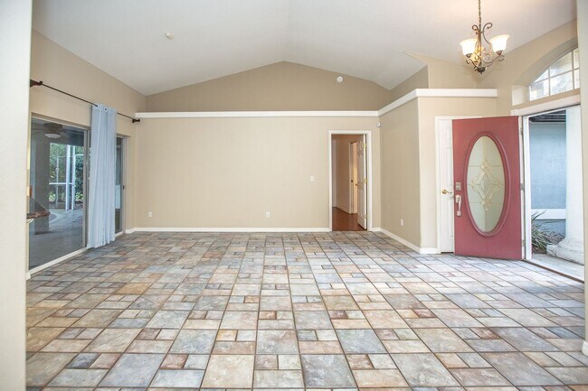 Building Photo - FOR RENT!!! STUNNING AND SPACIOUS 5 BEDROOM SINGLE FAMILY HOME...