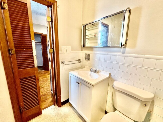 Building Photo - 3810-3812 Central St.