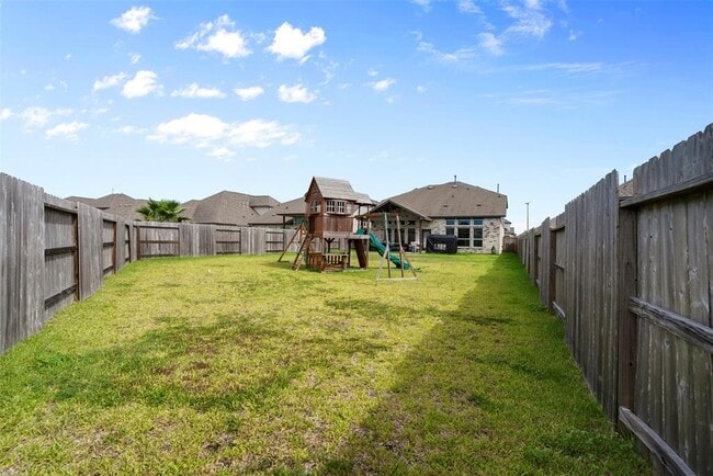 Building Photo - 2405 Bayrose Dr