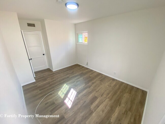 Building Photo - 3403 W 84th Pl