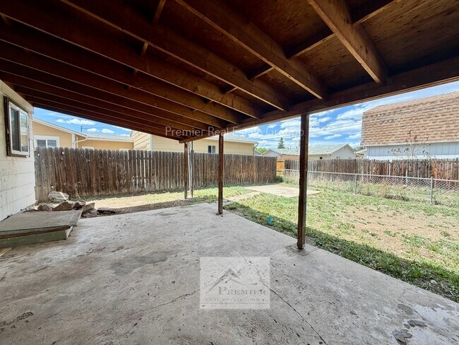 Building Photo - 1132 Norwood Ave