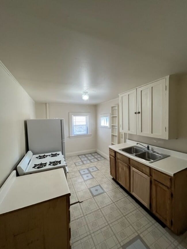 Building Photo - 271