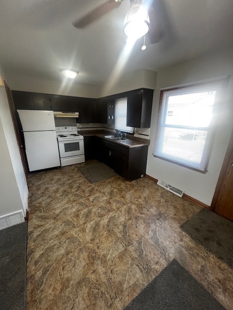 Stove and refrigerator. - 607 Hood St