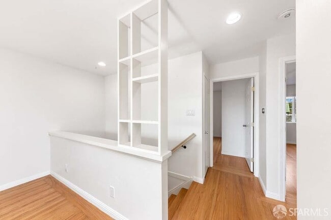 Building Photo - 346 Mangels Ave