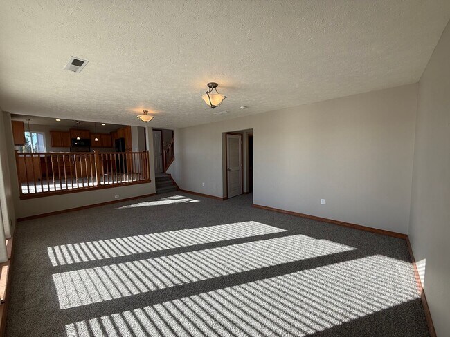 Building Photo - Spacious home in Airway Heights