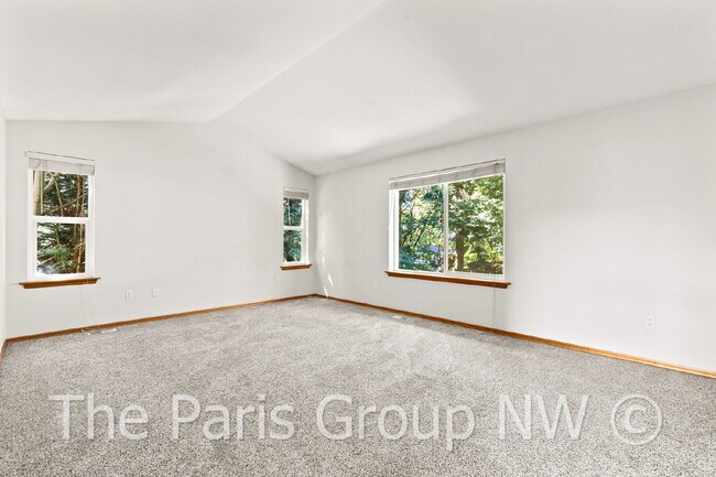Building Photo - Beautiful Central Bothell Home. Great Floor Plan! Open Lvg Spaces, Office, Bonus Room  + XL Bedro...