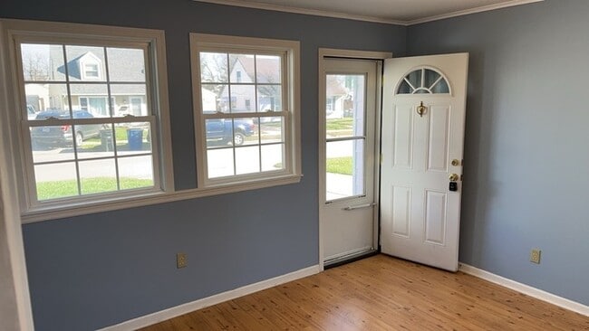 Building Photo - 4230 Reading Rd