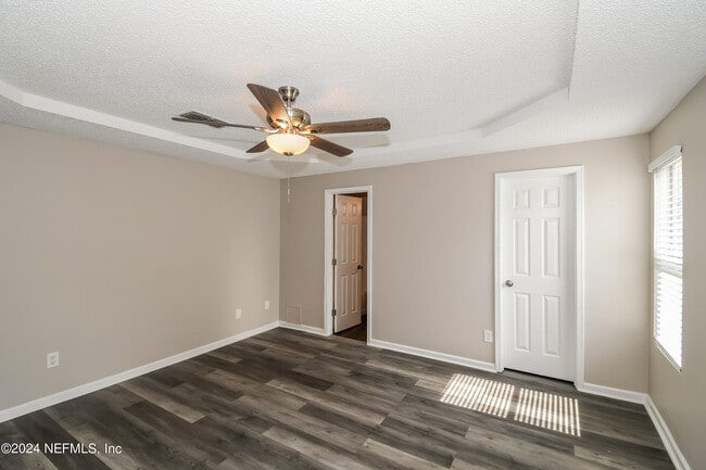 Building Photo - 11516 Birch Forest Cir E