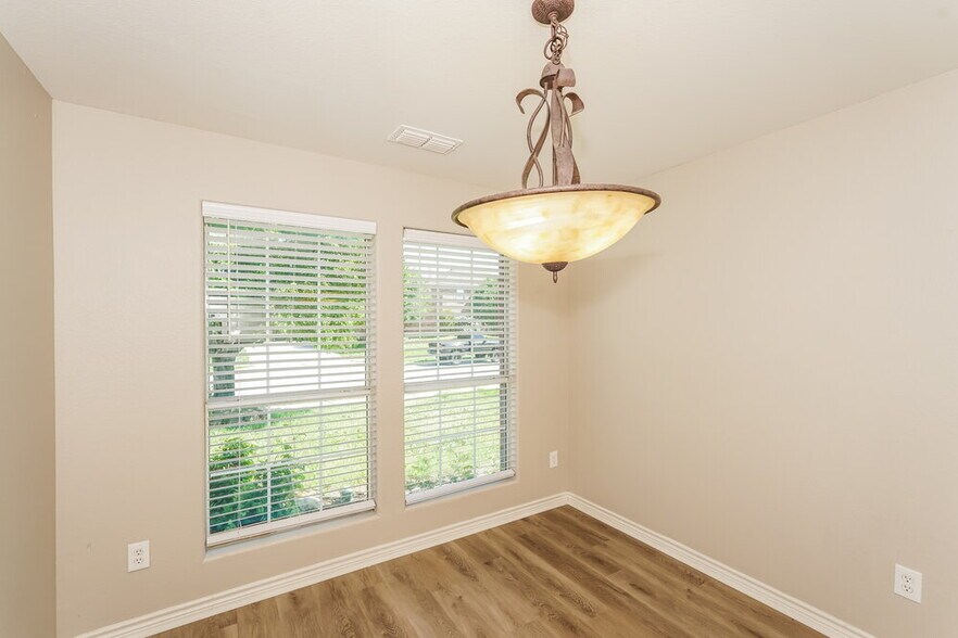 Building Photo - 12717 Carpenter Ln
