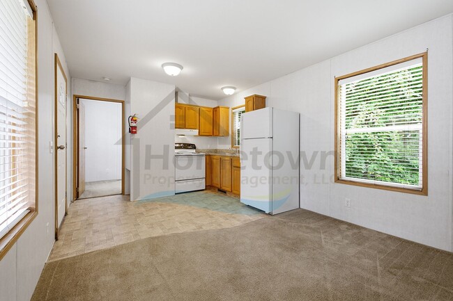 Building Photo - 136 Cedar Hill