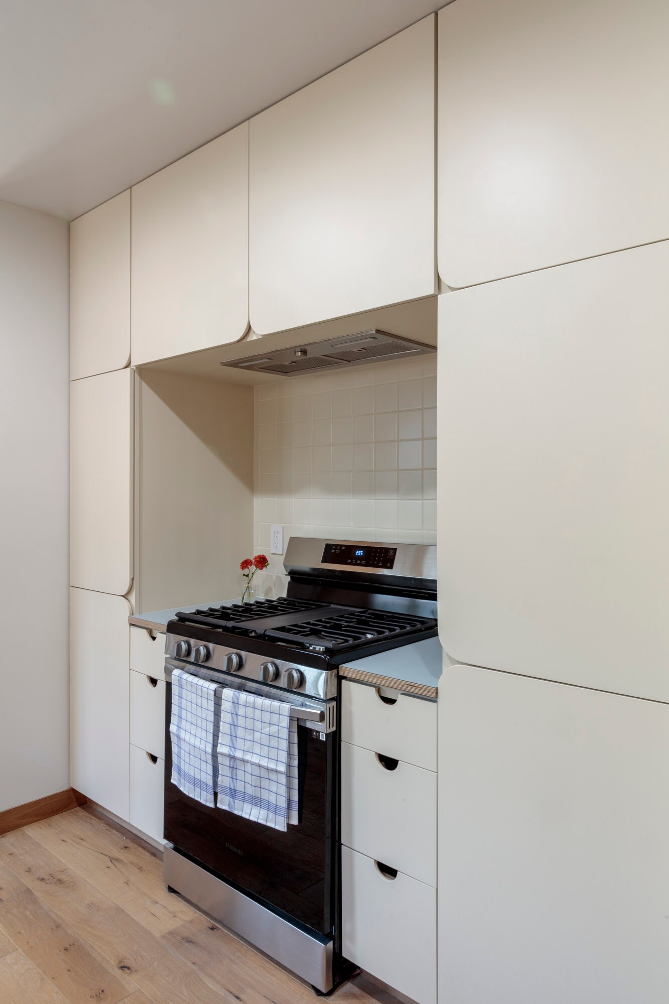 Building Photo - 3361 Hamilton Way