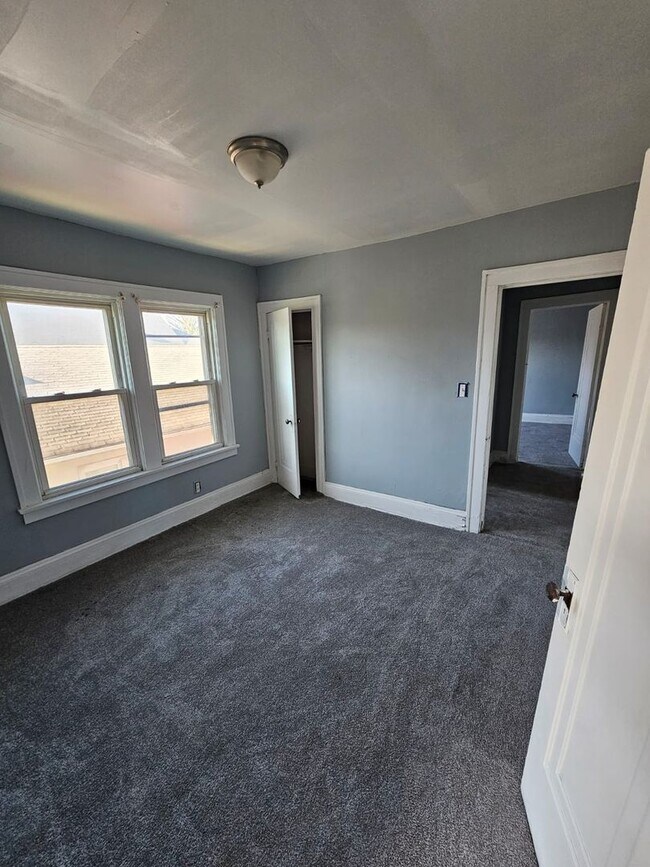 Building Photo - 3685 E 143rd St