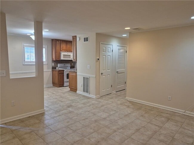 Building Photo - 49 Monet Ct NW