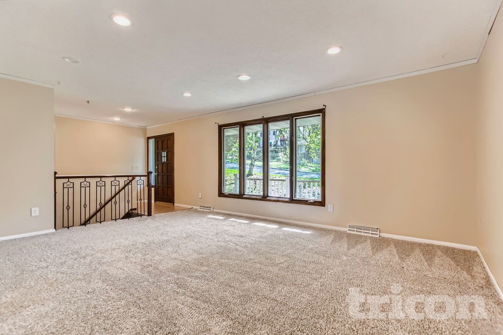 Building Photo - 13101 Thomas Ave