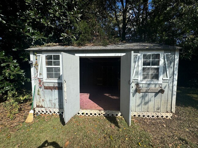 Building Photo - Large 3bd/2ba House across from Afton Vill...