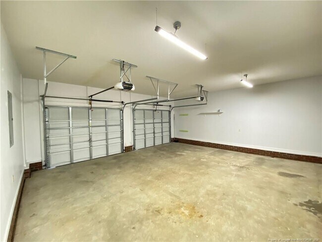 Building Photo - 346 Cresthaven Dr
