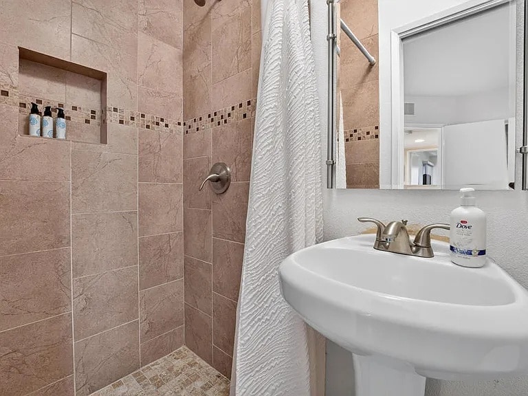 2nd bath - 40997 Sea Island Ln