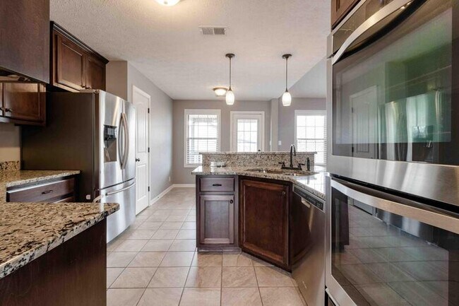 Building Photo - 1063 Freedom Dr