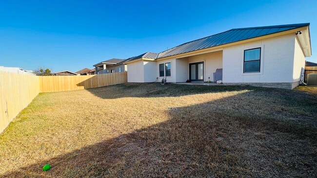 Building Photo - 51 Yvonne Dr