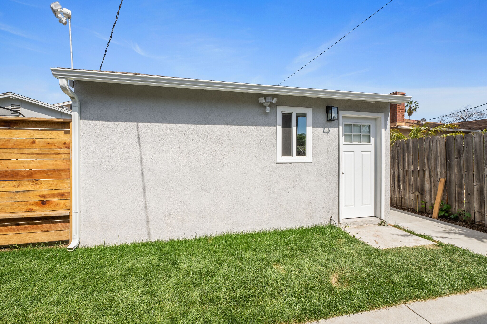 Building Photo - 6533 Ben Ave