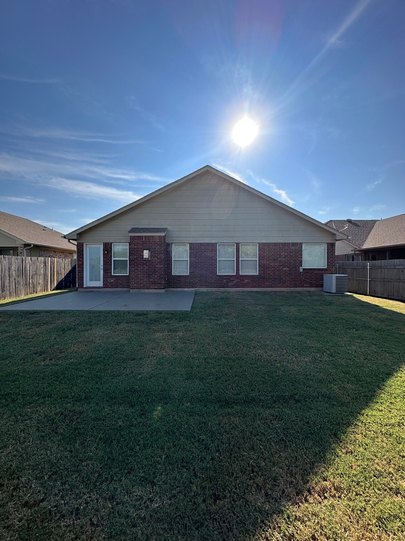 Building Photo - 809 Beechwood Way