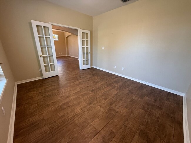 Building Photo - 139 Hallette Dr