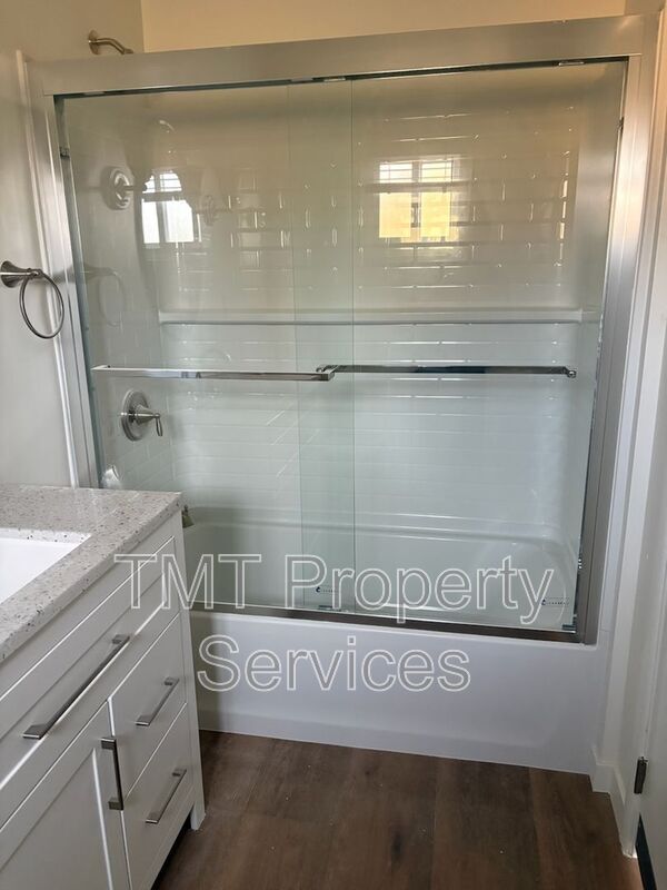 Building Photo - 17259 Walnut Ave