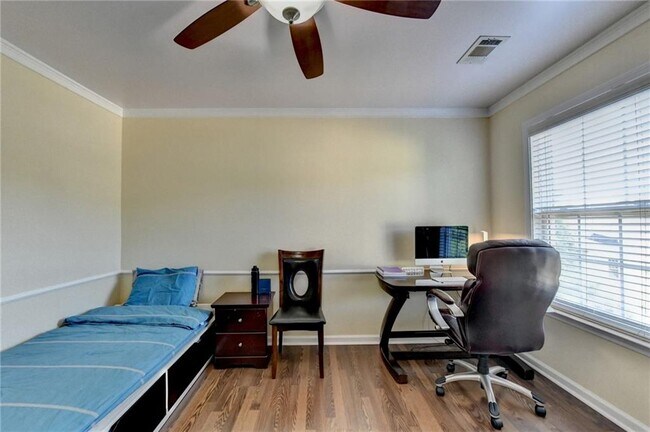 Building Photo - 770 Pimlicon Pl