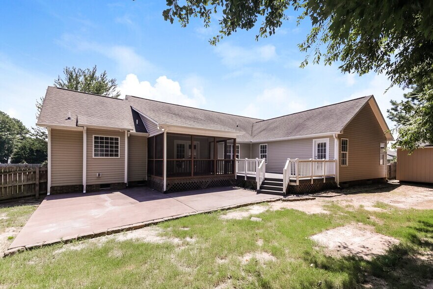 Building Photo - 115 Callisto Way