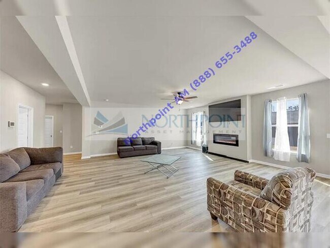 Building Photo - Beautiful Home for Lease in Locust Grove